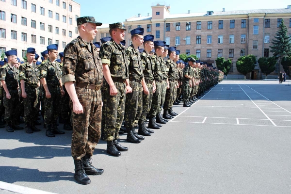 На базе ХУВС тренируют мобилизованных бойцов