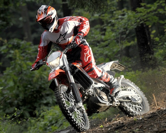 Магазин мотоциклов «МотоГо» – лучшее место для покупки кроссового мотоцикла