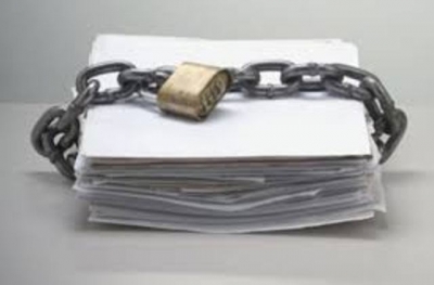 Подросток пытался похитить документы из здания суда