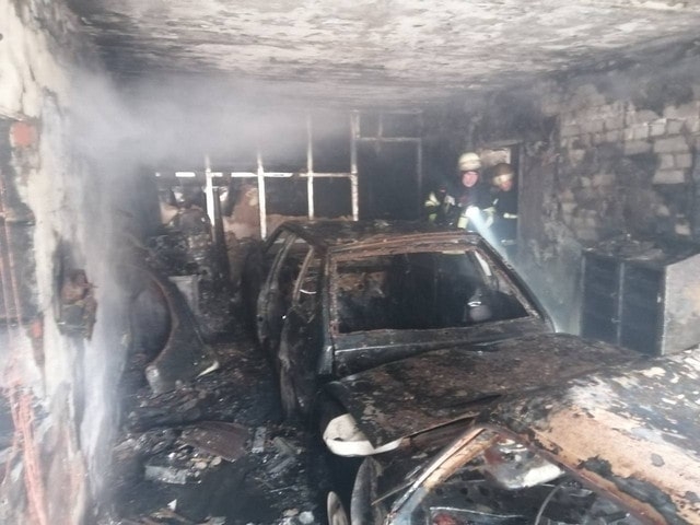 В Основянском районе в гараже сгорели два автомобиля