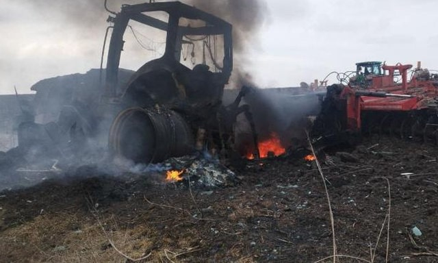 В Изюмском районе на мине подорвался трактор