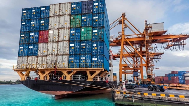 Расчет стоимости морской контейнерной перевозки: факторы и советы