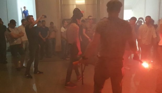 Сломанные стулья и разбитые портреты: убытки после погрома в горсовете Харькова оценили в 2 млн.грн.