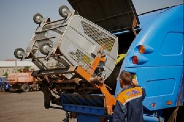 В Харькове проверяли перевозчиков мусора