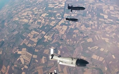 Враг выпустил три управляемые авиабомбы на Золочевскую громаду