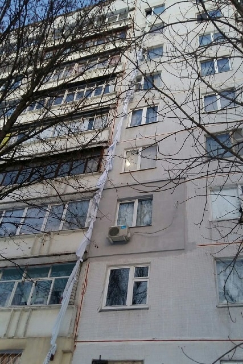 В Харькове женщина сорвалась, спускаясь по простыням с 9 этажа многоэтажки, - фотофакт