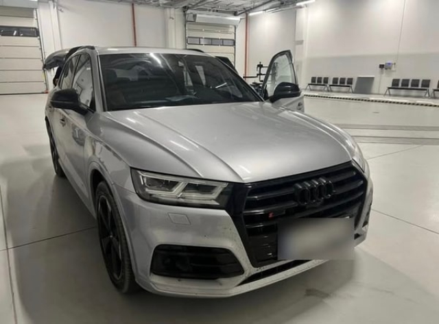 Житель Харькова через пункт пропуска «Нижанковичи» пытался вывезти 1,3 миллиона гривен в валюте