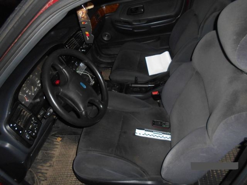 Под Харьковом горе-грабитель потерял мобильник в «обчищенном» авто (фото)