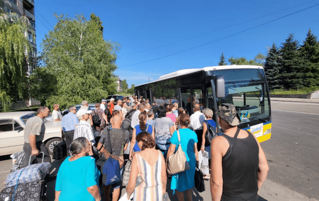 Объявлена обязательная эвакуация в 37-ми населенных пунктах Купянского района