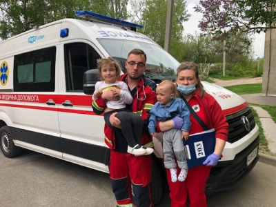 Из неблагополучной семьи полицейские забрали двоих маленьких детей