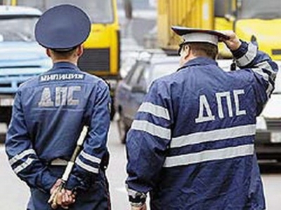 Инспектора ГАИ дают взятки харьковчанам