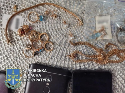 Жители Запорожья предстанут перед судом – ограбили женщину