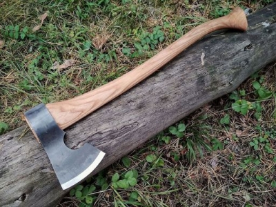 Трагедия в Близнюковском районе – мужчина ударил себя топором