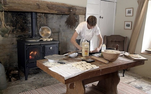 Преимущества отопительно-варочных печей