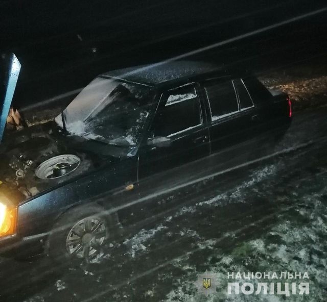 Житель Изюмского района угнал автомобиль и бросил его в поле