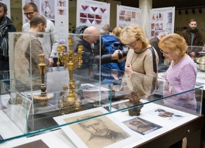 В университете им. Каразина открылась выставка уникальных икон и скифского золота