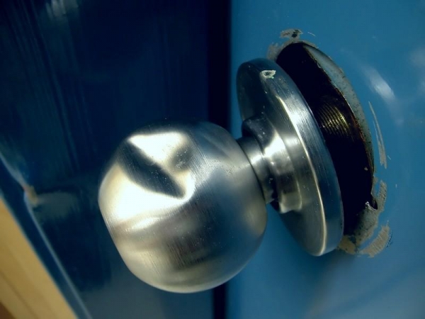 Мужчина обчистил дом соседа