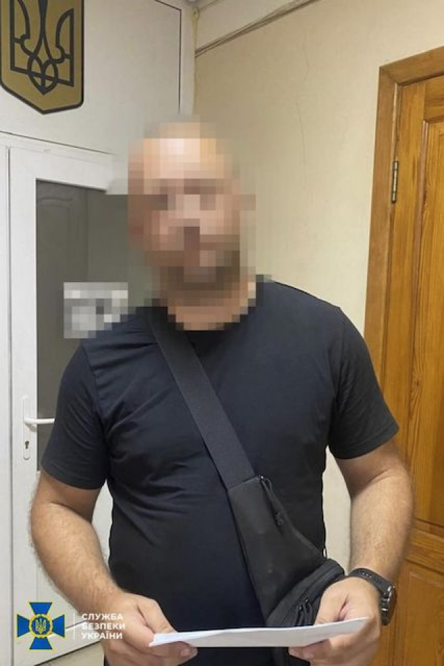 Бывший чиновник поработал на Россию, а потом оформил статус переселенца