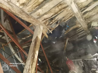 В результате удара дрона по легковому автомобилю пострадала девочка 10-и лет