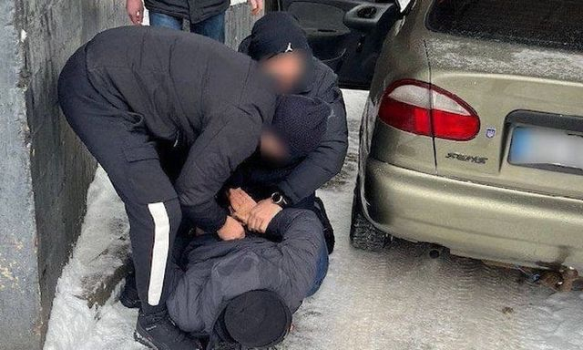 Задержаны воры, похитившие из квартиры $135 тыс. и ювелирные изделия