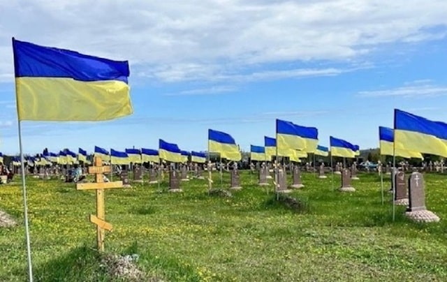 В поселке Сахновщина вандалы повредили могилы погибших солдат ВСУ