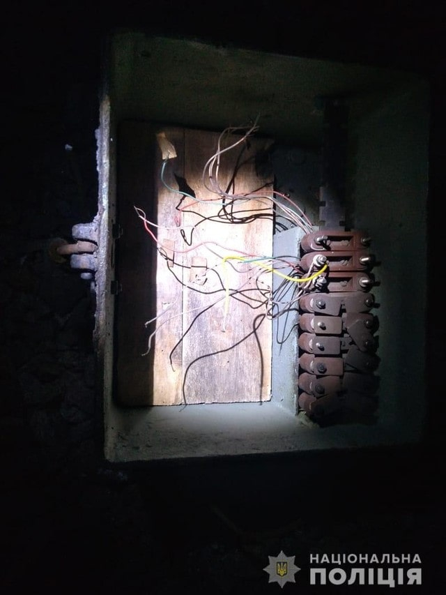 Группа молодых людей воровала трансформаторы на железной дороге