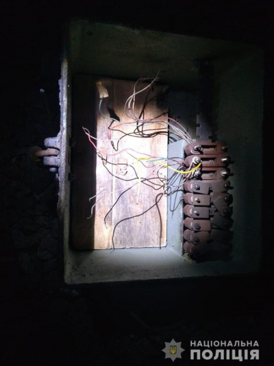 Группа молодых людей воровала трансформаторы на железной дороге