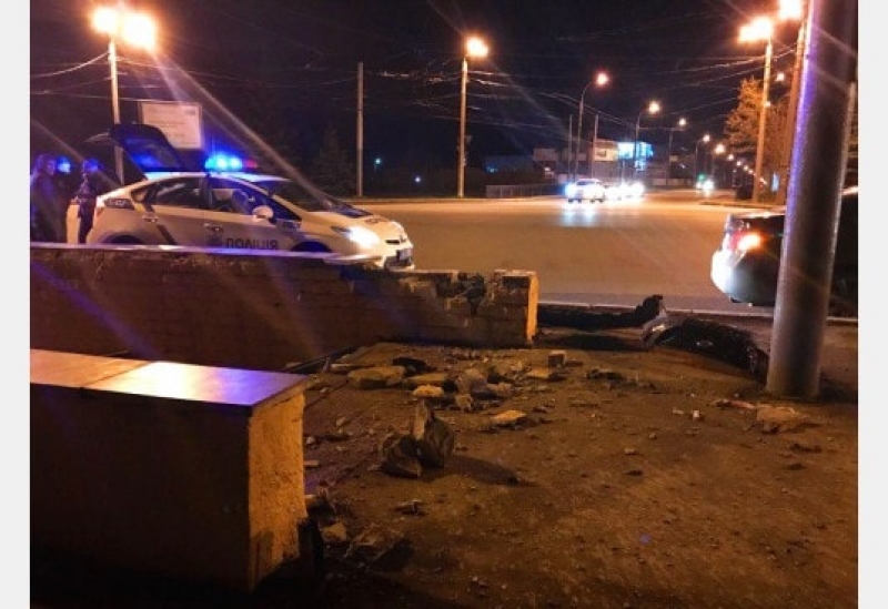 В Харькове водитель хотел скрыться с места ДТП (видео)