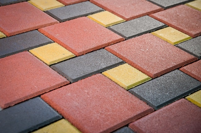 Тротуарная плитка: виды, плюсы и минусы, как выбрать