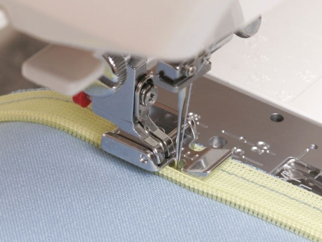 Швейные лапки и их применение: обзор, фото