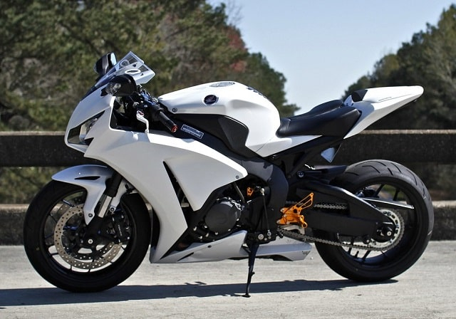 Чем отличается спортивный мотоцикл от обычного