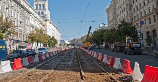 В Харькове реконструируют трамвайные пути