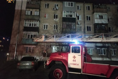 В Купянске-Узловом произошел пожар – пришлось эвакуировать жильцов многоэтажного дома