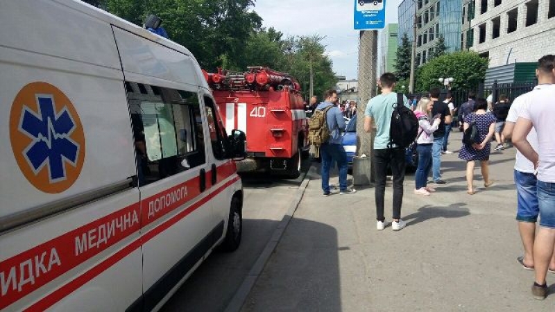 В четырех бизнес-центрах Харькова искали взрывчатку (фото)