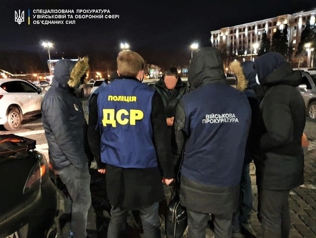 Офицера военкомата разоблачили в получении взятки