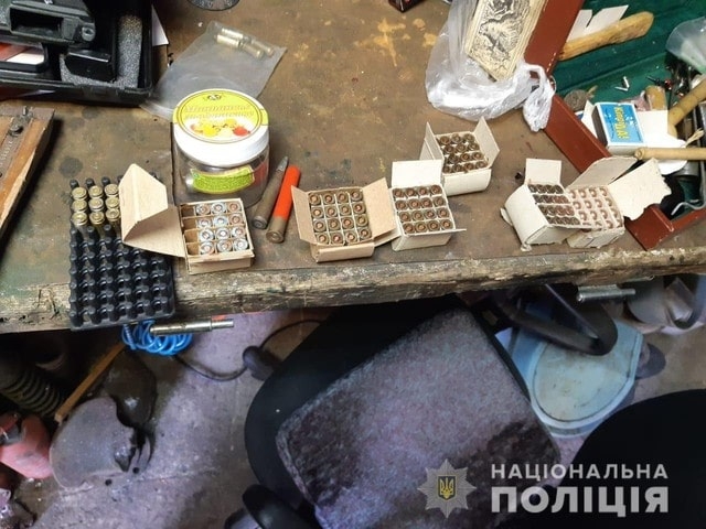 У 69-летнего жителя Красноградского района нашли оружие и боеприпасы