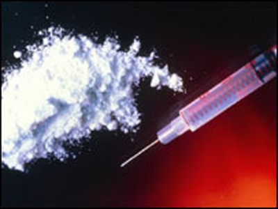 Милиционеры задержали накродилера и 3-х наркоманов