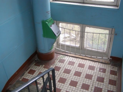 Интернет подключают через мусоропровод