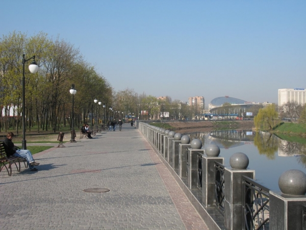 На набережной происходят случаи вандализма