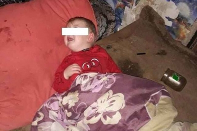 Маленьких детей изолировали от родителей-алкоголиков