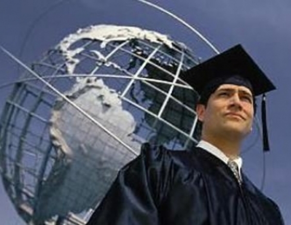 Учителя массово покидают страну