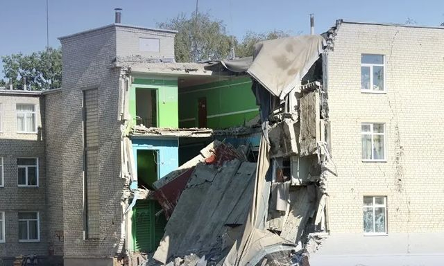 В Донецкой громаде во время строительства укрытия обрушилась фасадная стена лицея