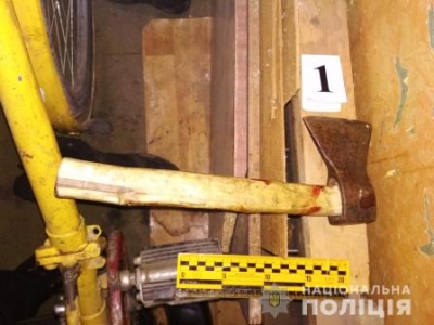 Топором по голове: житель Лозовой едва не убил своего приятеля