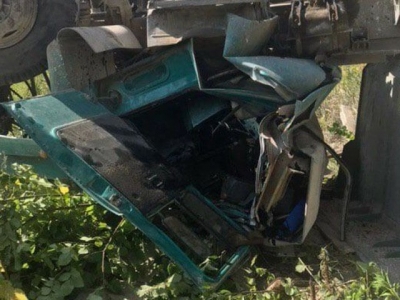 Состояние водителя грузовика, упавшего с моста, улучшилось