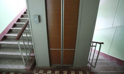 В Песочине с 8-го этажа упал лифт с людьми, в том числе 3-летним ребенком