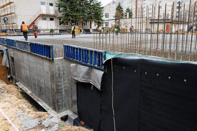 В Песочине сооружают укрытие для воспитанников детского сада