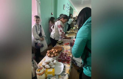 В поселке Савинцы провели благотворительную ярмарку в поддержку ВСУ