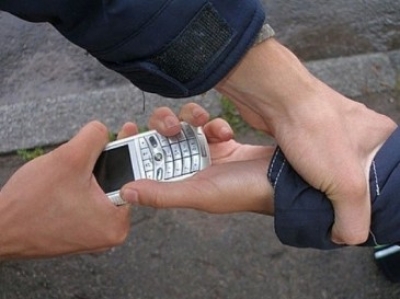 В Лозовой ограбили детей и частный дом