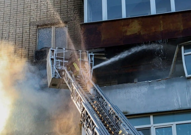 В Изюме 239 семей получили комплекты теплиц для выращивания овощей