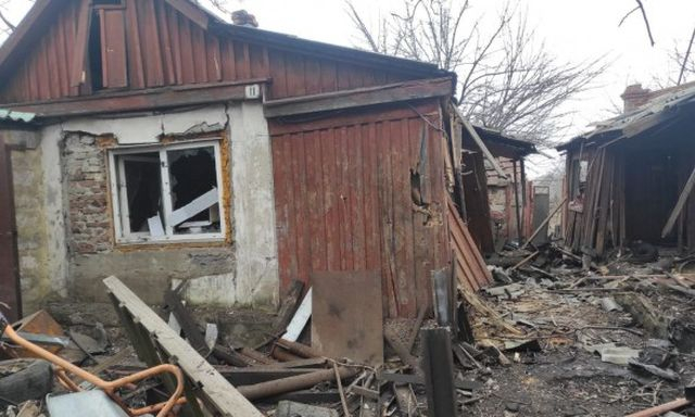 Во время обстрела села Перовское ранен 65-летний местный житель